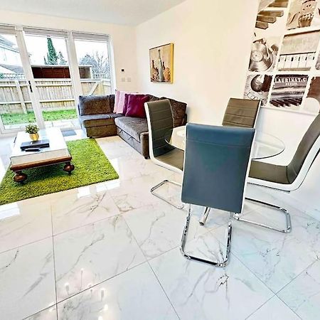 Paradigm House, Stunning 2-Bedroom Apartment 1, Free Parking, Oxford Buitenkant foto